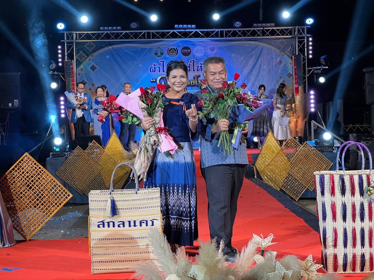 📢จังหวัดสกลนคร:จัดกิจกรรมการทดสอบตลาด และเผยแพร่การยกระดับมรดกแห่งภูมิปัญญา ดอนกอยโมเดล ภายใต้งาน “ผ้าไทย ใส่ให้สนุก”