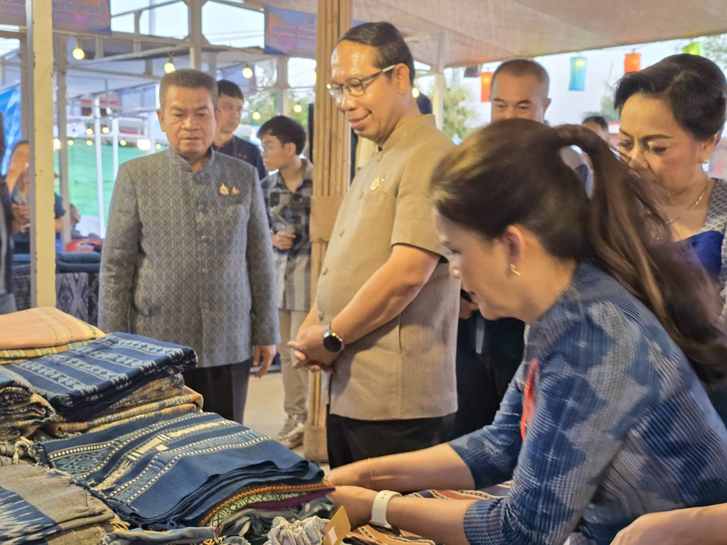 📢จังหวัดสกลนคร:จัดกิจกรรมการทดสอบตลาด และเผยแพร่การยกระดับมรดกแห่งภูมิปัญญา ดอนกอยโมเดล ภายใต้งาน “ผ้าไทย ใส่ให้สนุก”