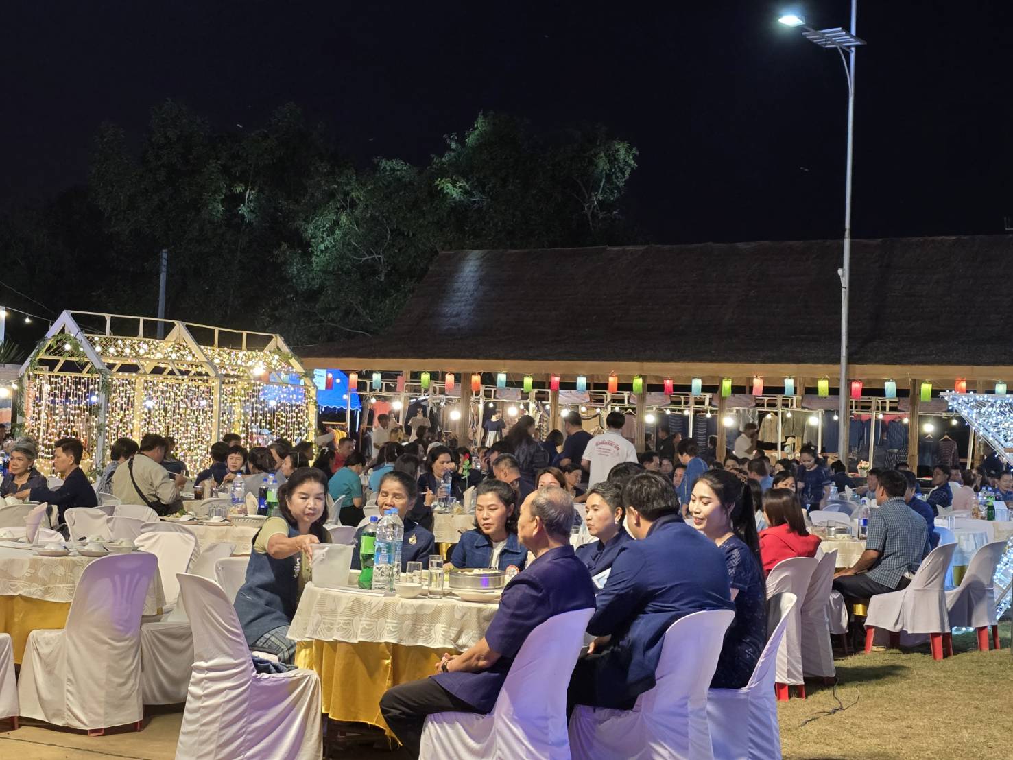 📢จังหวัดสกลนคร:จัดกิจกรรมการทดสอบตลาด และเผยแพร่การยกระดับมรดกแห่งภูมิปัญญา ดอนกอยโมเดล ภายใต้งาน “ผ้าไทย ใส่ให้สนุก”