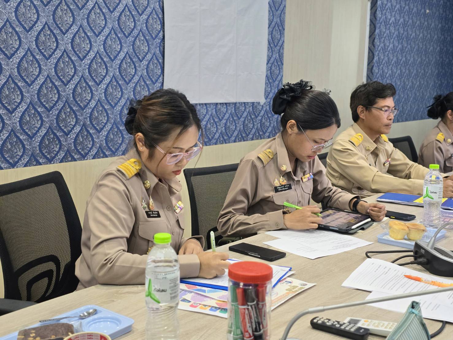 📢พช.สกลนคร : ประชุมขับเคลื่อนประเด็นเน้นย้ำของอธิบดีกรมการพัฒนาชุมชน ประจำปี ๒๕๖๘ และโครงการคัดเลือกหน่วยงานต้นแบบที่มีผลการปฏิบัติงานและนวัตกรรมดีเด่น ประจําปี พ.ศ. ๒๕๖๘