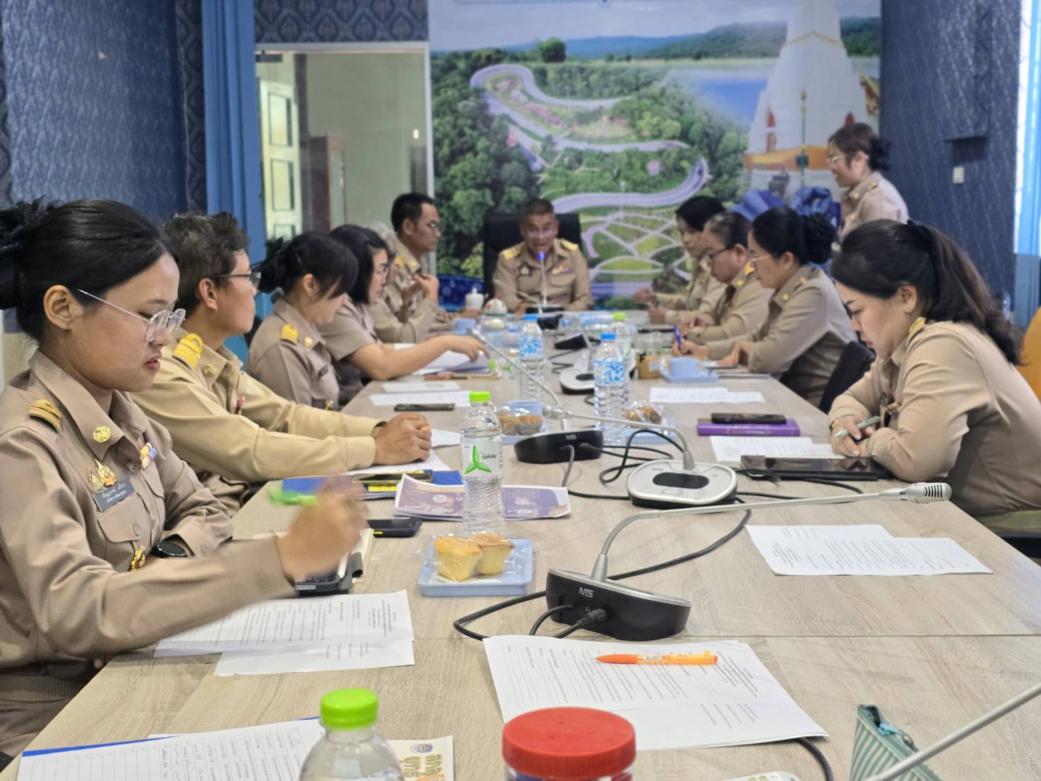 📢พช.สกลนคร : ประชุมขับเคลื่อนประเด็นเน้นย้ำของอธิบดีกรมการพัฒนาชุมชน ประจำปี ๒๕๖๘ และโครงการคัดเลือกหน่วยงานต้นแบบที่มีผลการปฏิบัติงานและนวัตกรรมดีเด่น ประจําปี พ.ศ. ๒๕๖๘