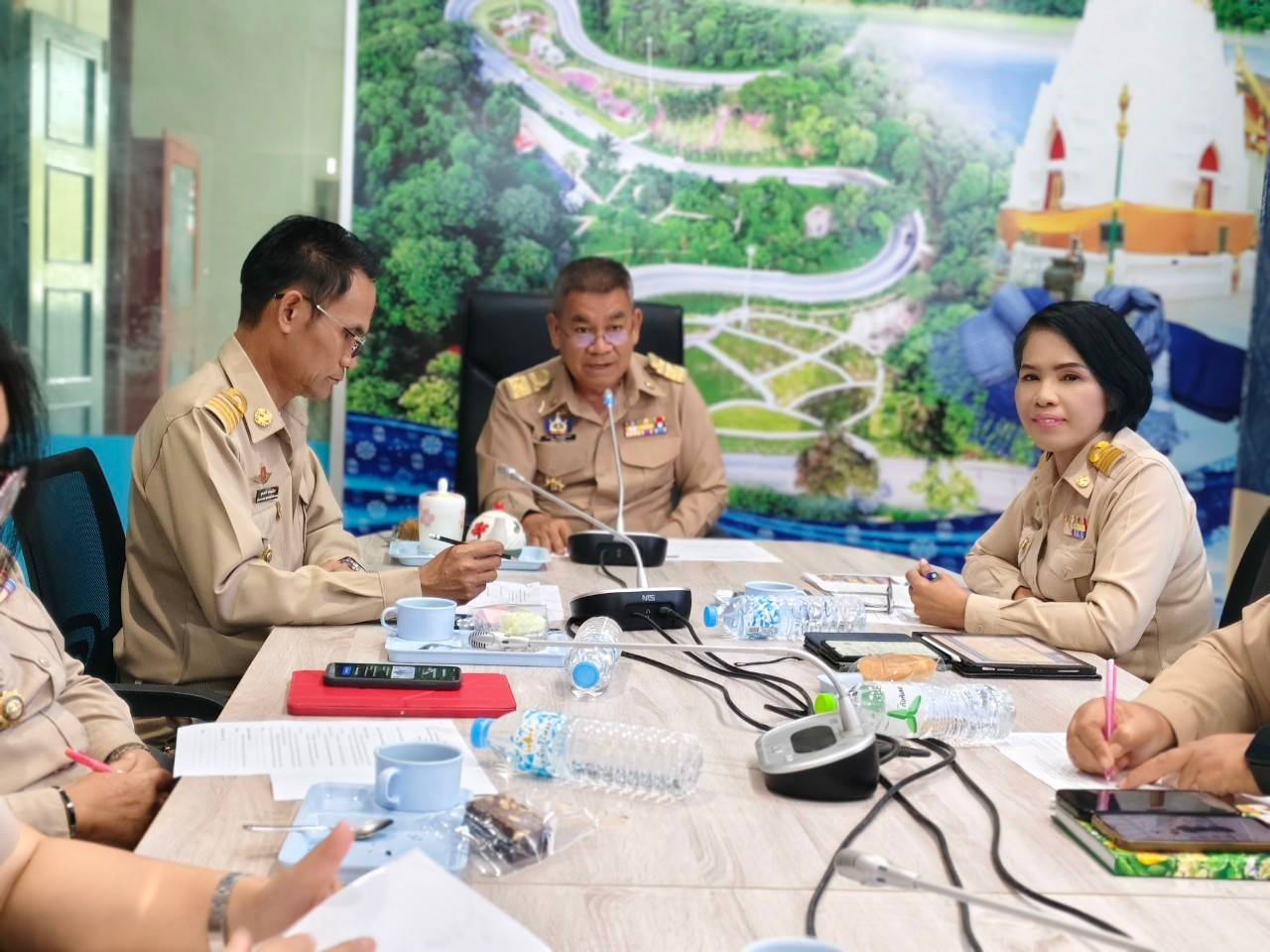 พช.สกลนคร ประชุมระดมความคิดในการขับเคลื่อนโครงการริเริ่มสร้างสรรค์ ประจำปี พ.ศ. 2568 วันที่ 17 กุมภาพันธ์ 2568 เวลา 13.20 น. ณ ห้องประชุมกองทุนพัฒนาบทบาทสตรีจังหวัดสกลนคร ชั้น 1 ศาลากลางจังหวัดสกลนคร (หลังเก่า)