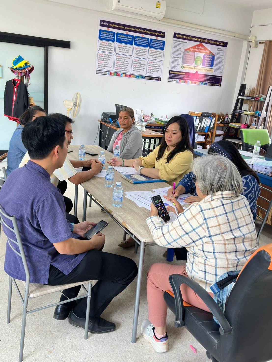 📢พช.สกลนคร ลงพื้นที่ติดตามสนับสนุนการบริหารการจัดเก็บข้อมูลความจำเป็นพื้นฐาน (จปฐ.) ปี 2568 พร้อมให้กำลังใจทีมพัฒนาชุมชนอำเภอและอาสาสมัครจัดเก็บฯ