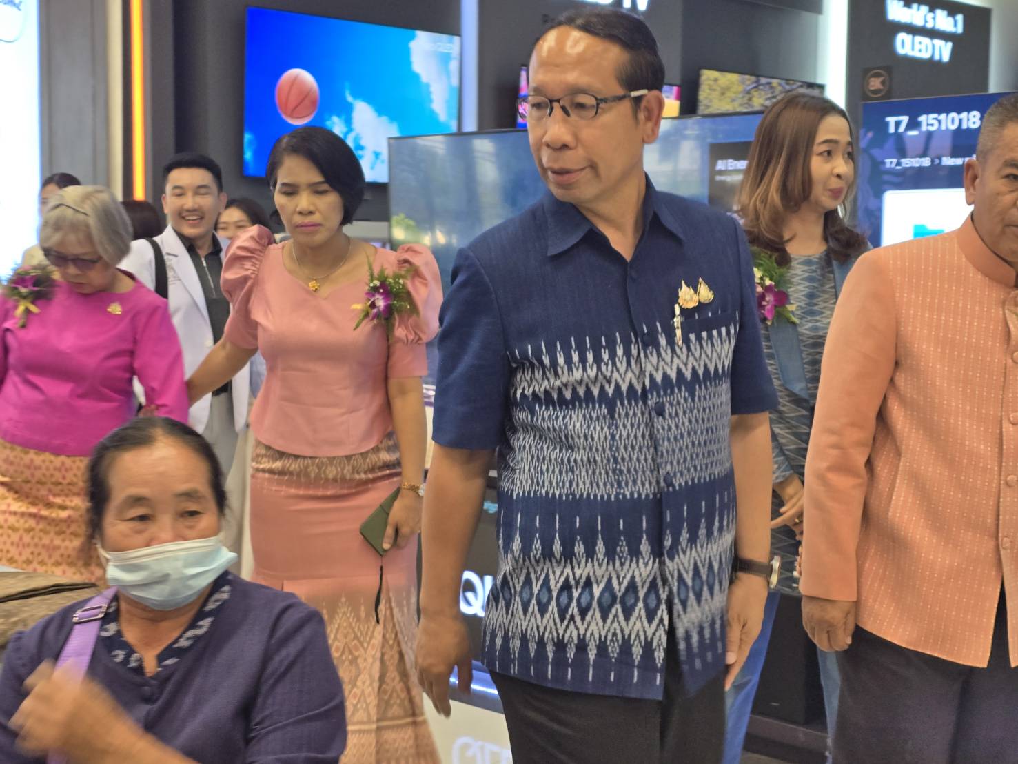 🎯จังหวัดสกลนคร : พัฒนาศักยภาพผู้ประกอบการทอผ้าด้วยเส้นไหมจังหวัดสกลนคร ตามพระราชปณิธาน สืบสาน รักษาและต่อยอด ในการยกระดับผ้าไทย ปี 2568