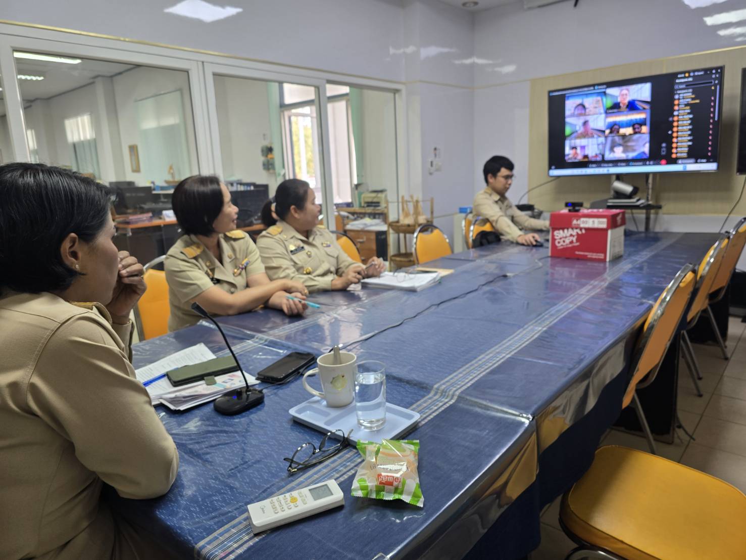 📢พช.สกลนคร : ประชุมขับเคลื่อนหมู่บ้านทุนชุมชนขับเคลื่อนเศรษฐกิจฐานรากและแก้ไขปัญหายาเสพติด ผ่านระบบออนไลน์ Cisco webex