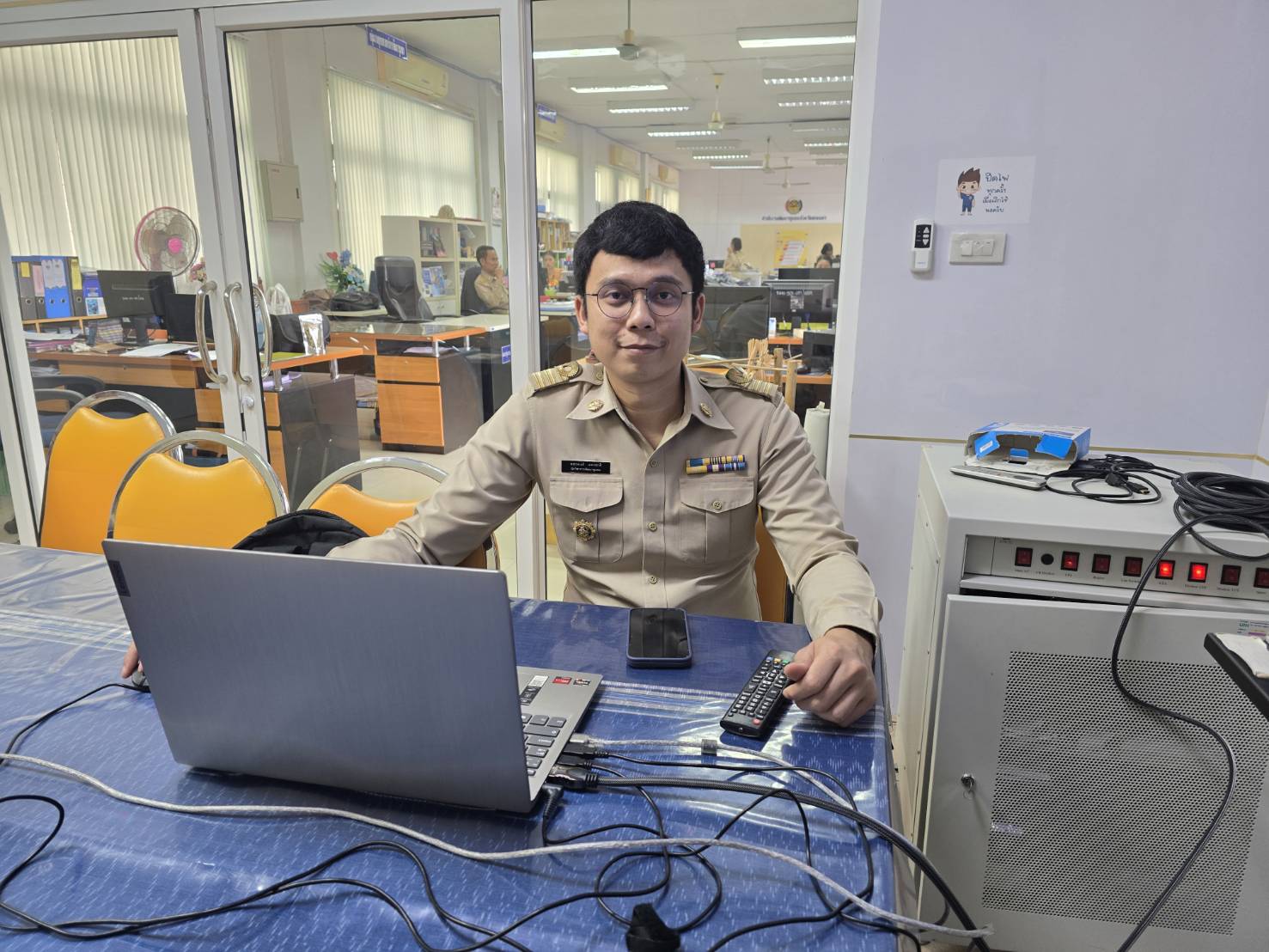 📢พช.สกลนคร : ประชุมขับเคลื่อนหมู่บ้านทุนชุมชนขับเคลื่อนเศรษฐกิจฐานรากและแก้ไขปัญหายาเสพติด ผ่านระบบออนไลน์ Cisco webex