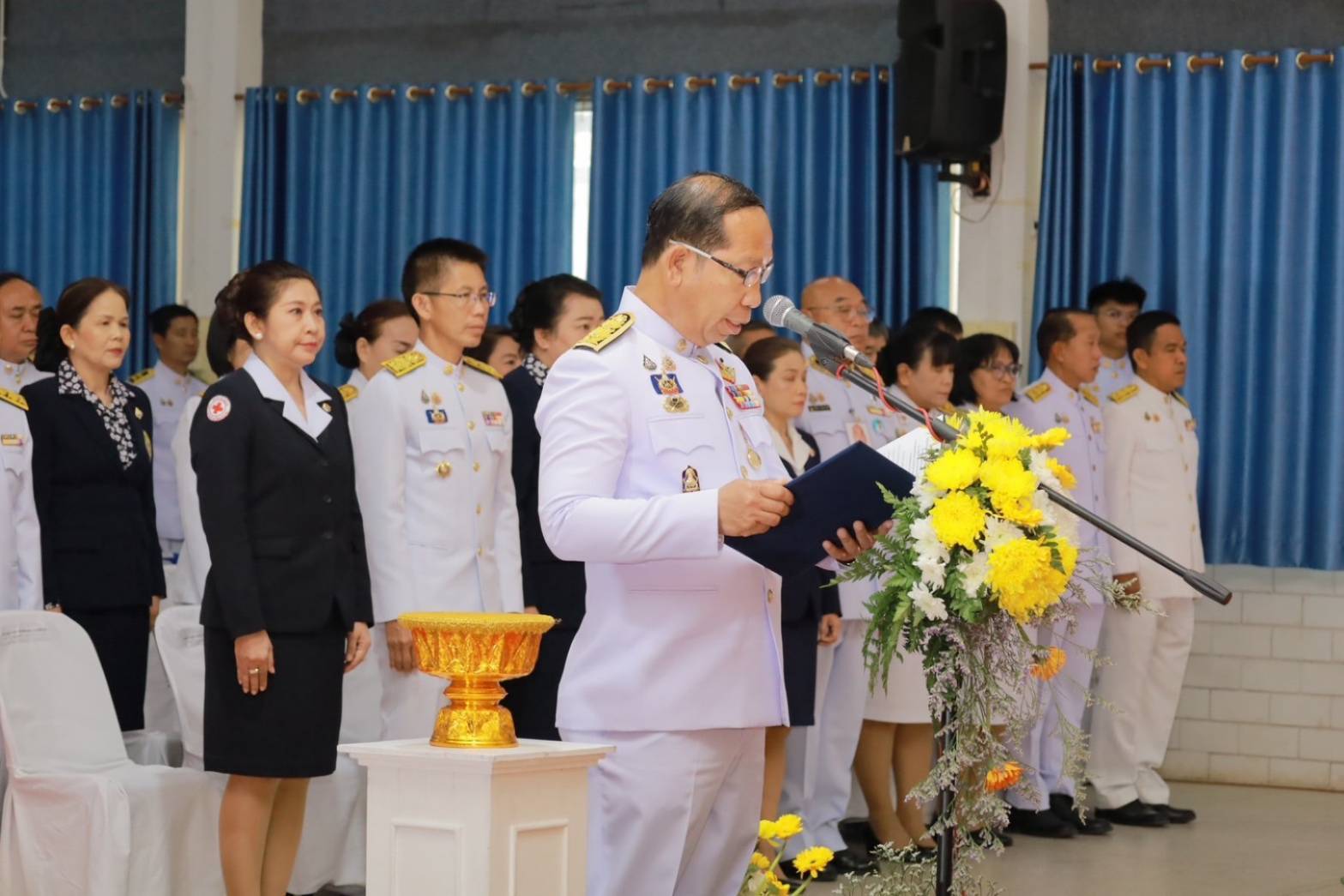 📢จังหวัดสกลนคร จัดพิธีถวายเครื่องราชสักการะ วางพุ่มดอกไม้สด และกล่าวถวายราชสดุดี เนื่องในวันที่ระลึกพระบาทสมเด็จพระพุทธเลิศหล้านภาลัย ประจำปี 2568 ครบ 258 ปี แห่งการเสด็จพระราชสมภพ
