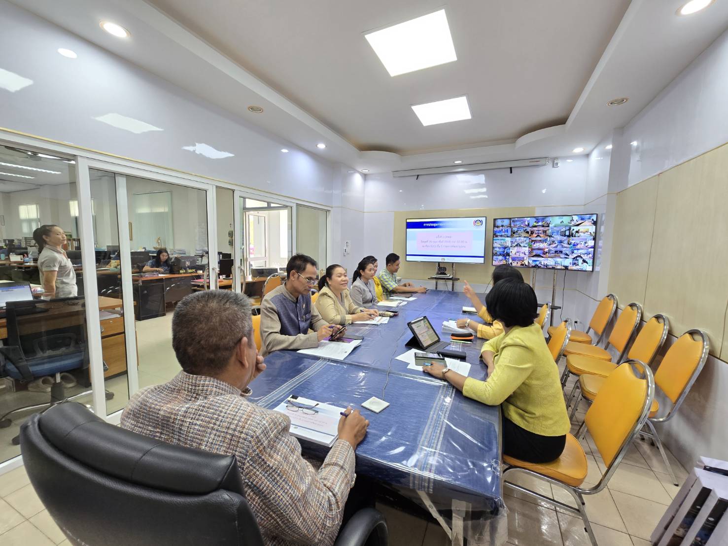 พช.สกลนคร : ร่วมประชุมกรมการพัฒนาชุมชน ครั้งที่ 2/2568 ผ่านระบบวีดีทัศน์ทางไกล (Video Conference)