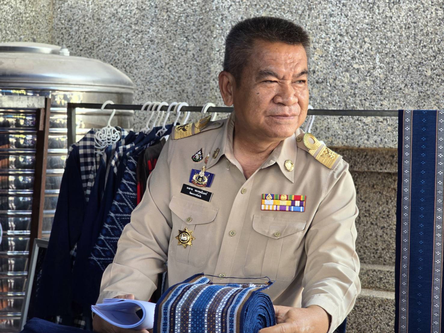 🏘พช.สกลนคร : จัดตลาดนัดสินค้า OTOP อาหารปลอดภัย สินค้าดี สินค้าเด่นจังหวัดสกลนคร ส่งเสริมช่องทางการตลาดให้ผู้ประกอบการ OTOP