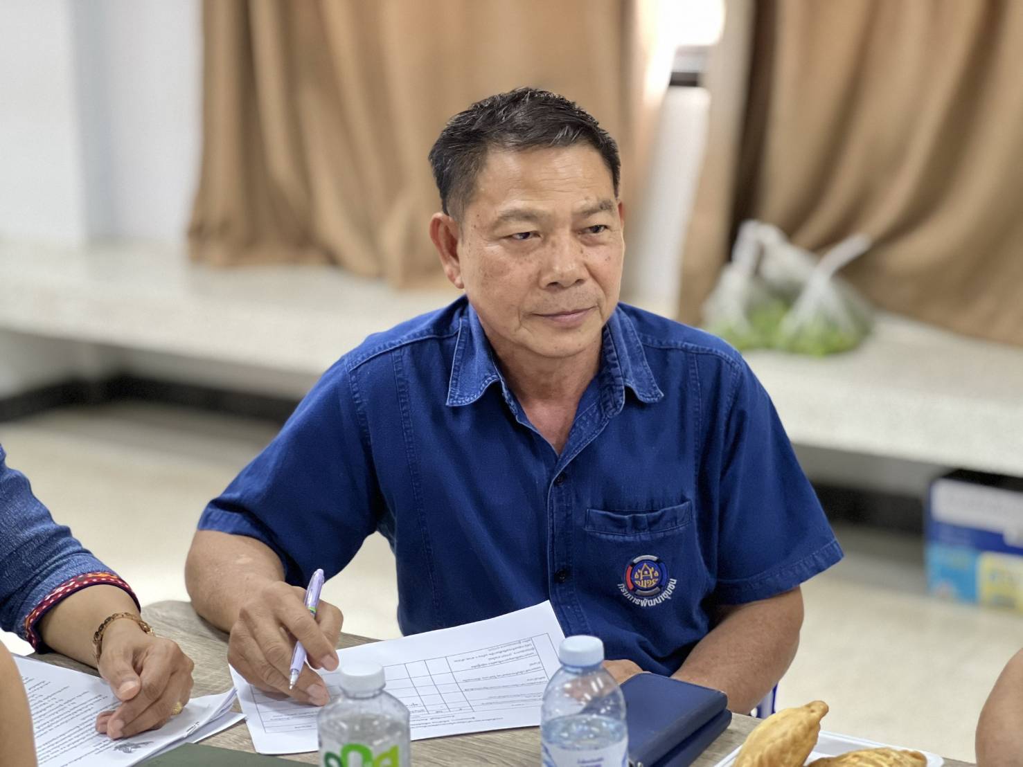 📢พช.สกลนคร : ลงพื้นที่ติดตามสนับสนุนการดำเนินงานของคณะกรรมการเครือข่าย กลุ่มอาชีพ และผู้ผลิต ผู้ประกอบการ หนึ่งตำบล หนึ่งผลิตภัณฑ์ ตามโครงการพัฒนาศักยภาพเครือข่ายกลุ่มอาชีพ และผู้ผลิต ผู้ประกอบการ หนึ่งตำบล หนึ่งผลิตภัณฑ์ ระดับจังหวัด และการดำเนินงานโครงการศูนย์จัดการกองทุนชุมชน
