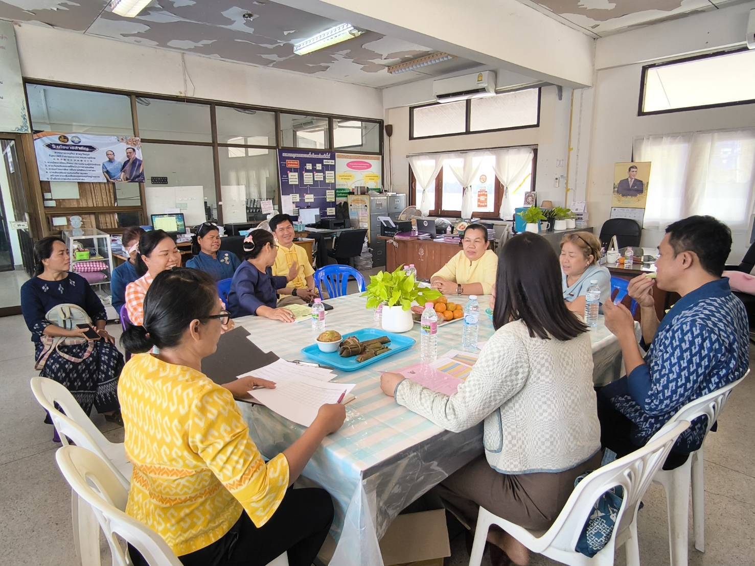 📢พช.สกลนคร : ลงพื้นที่ติดตามสนับสนุนการดำเนินงานของคณะกรรมการเครือข่าย กลุ่มอาชีพ และผู้ผลิต ผู้ประกอบการ หนึ่งตำบล หนึ่งผลิตภัณฑ์ ตามโครงการพัฒนาศักยภาพเครือข่ายกลุ่มอาชีพ และผู้ผลิต ผู้ประกอบการ หนึ่งตำบล หนึ่งผลิตภัณฑ์ ระดับจังหวัด และการดำเนินงานโครงการศูนย์จัดการกองทุนชุมชน
