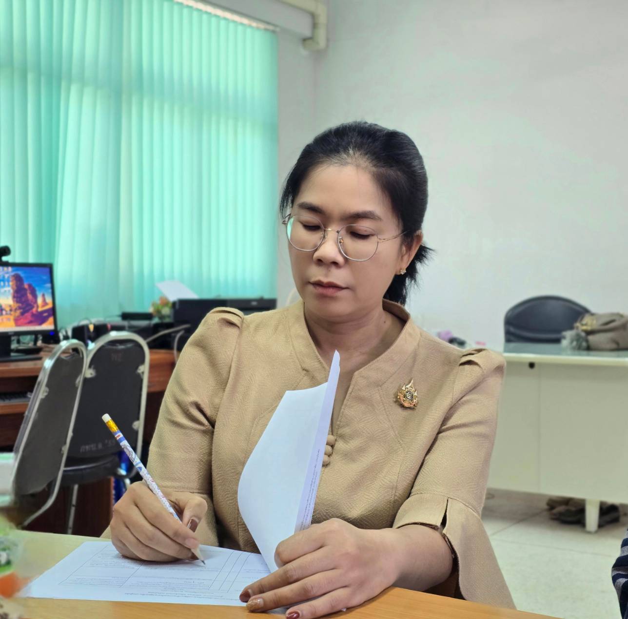 📢พช.สกลนคร : ลงพื้นที่ติดตามสนับสนุนการดำเนินงานของคณะกรรมการเครือข่าย กลุ่มอาชีพ และผู้ผลิต ผู้ประกอบการ หนึ่งตำบล หนึ่งผลิตภัณฑ์ ตามโครงการพัฒนาศักยภาพเครือข่ายกลุ่มอาชีพ และผู้ผลิต ผู้ประกอบการ หนึ่งตำบล หนึ่งผลิตภัณฑ์ ระดับจังหวัด