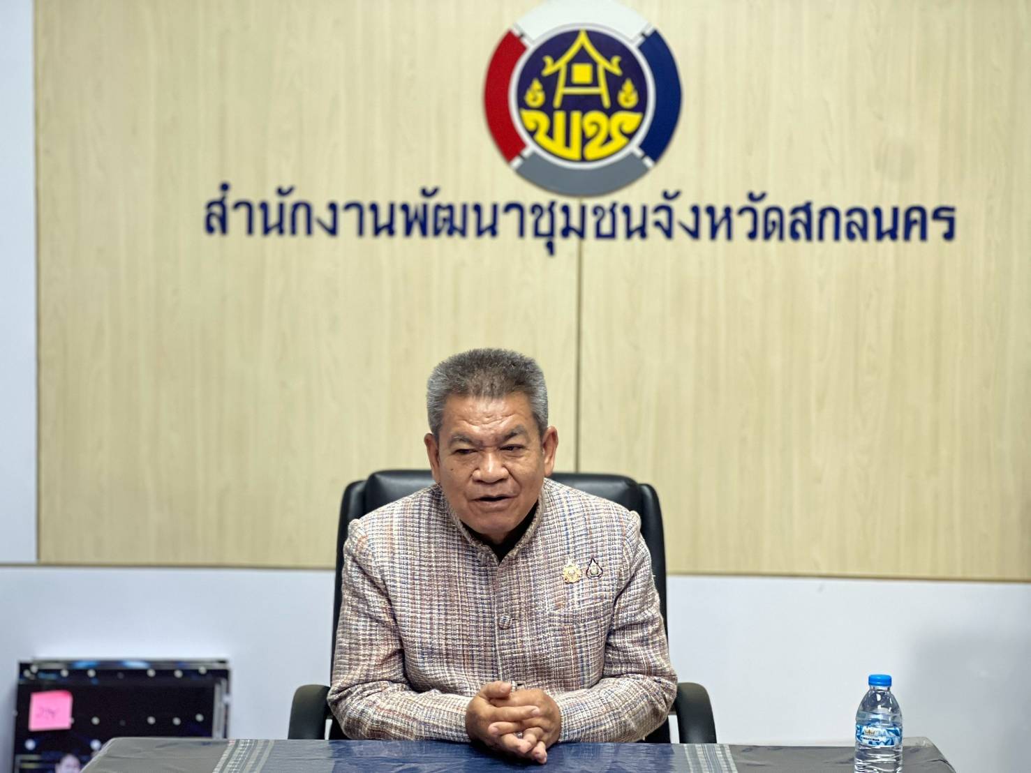 📢จังหวัดสกลนคร:มอบรถยนต์ราชการ เพื่อส่งเสริมและสนับ สนุนการพัฒนาชุมชนให้มีความเข้มแข็งและยั่งยืนแก่หน่วยงานภาคีเครือข่ายการพัฒนา ในเขตพื้นที่จังหวัดสกลนคร