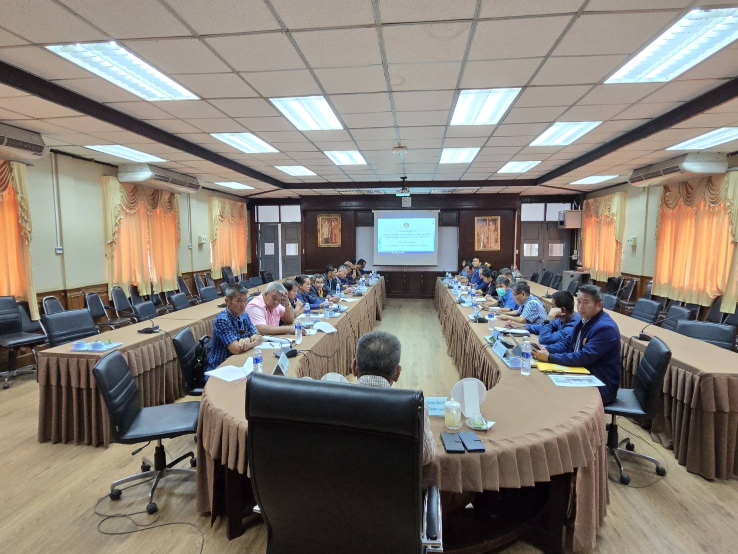 📢 พช.สกลนคร : ประชุมเชิงปฏิบัติการเพื่อสนับสนุนการขับเคลื่อนเครือข่ายศูนย์เรียนรู้การพัฒนาคุณภาพชีวิตตามหลักทฤษฎีใหม่ประยุกต์สู่ “โคก หนอง นา” ระดับจังหวัด ประจำ ปี 2568