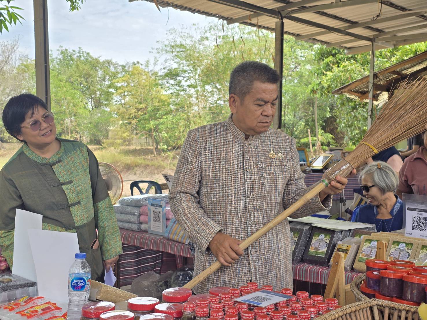 📢พช.สกลนคร : ติดตามและสนับสนุนการดำเนินงานของคณะกรรมการเครือข่าย กลุ่มอาชีพ และผู้ผลิต ผู้ประกอบการ หนึ่งตำบล หนึ่งผลิตภัณฑ์ ตามโครงการพัฒนาศักยภาพเครือข่ายกลุ่มอาชีพ และผู้ผลิต ผู้ประกอบการ หนึ่งตำบล หนึ่งผลิตภัณฑ์ ระดับจังหวัด