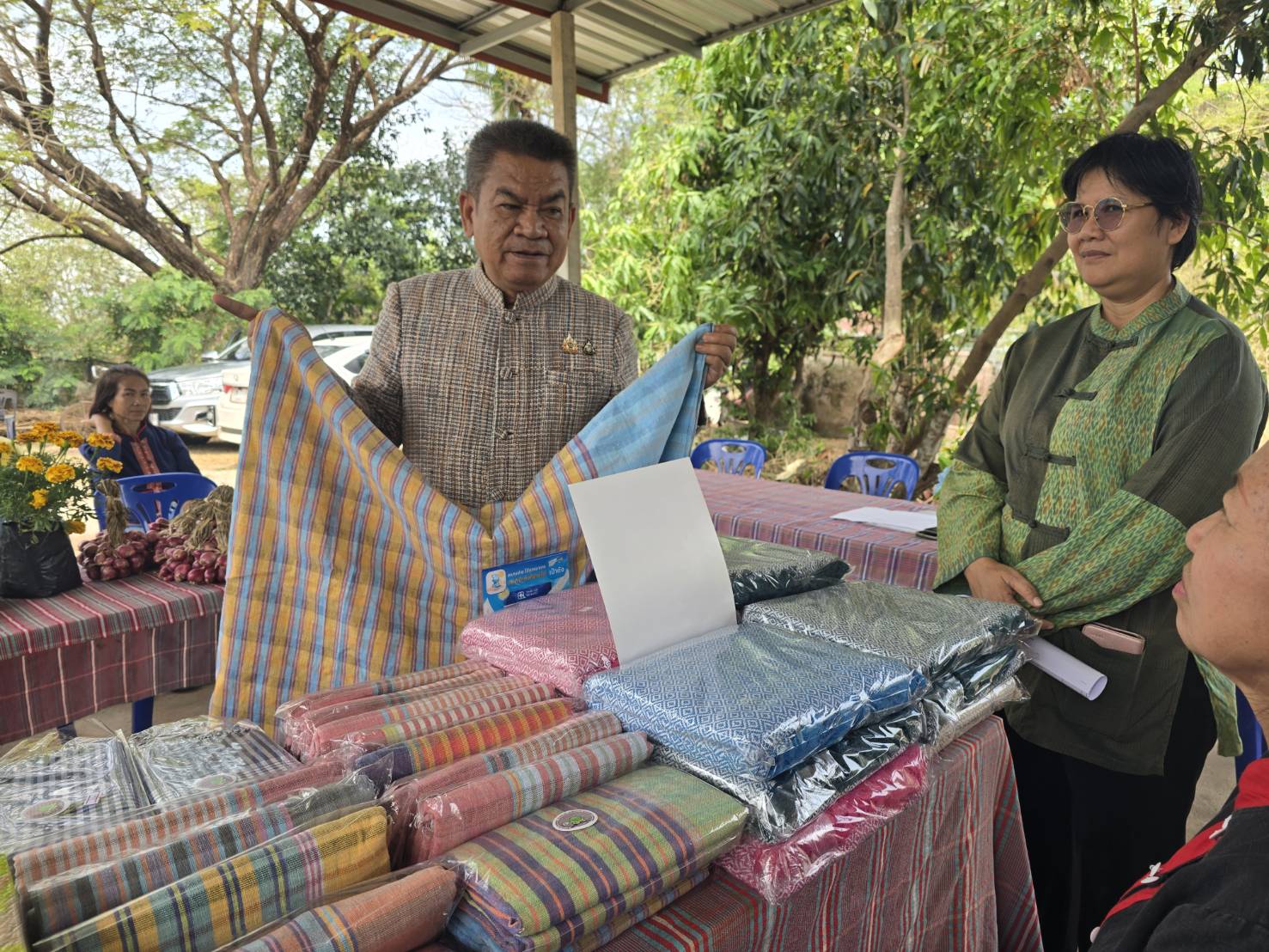 📢พช.สกลนคร : ติดตามและสนับสนุนการดำเนินงานของคณะกรรมการเครือข่าย กลุ่มอาชีพ และผู้ผลิต ผู้ประกอบการ หนึ่งตำบล หนึ่งผลิตภัณฑ์ ตามโครงการพัฒนาศักยภาพเครือข่ายกลุ่มอาชีพ และผู้ผลิต ผู้ประกอบการ หนึ่งตำบล หนึ่งผลิตภัณฑ์ ระดับจังหวัด