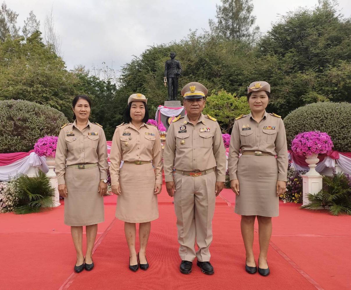 🎯จังหวัดสกลนคร จัดพิธีถวายราชสักการะ ร.5 เนื่องในวันท้องถิ่นไทย ประจำปี 2568