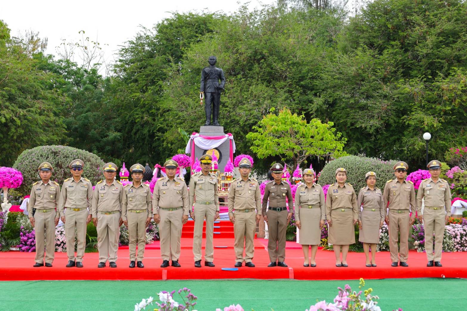 🎯จังหวัดสกลนคร จัดพิธีถวายราชสักการะ ร.5 เนื่องในวันท้องถิ่นไทย ประจำปี 2568