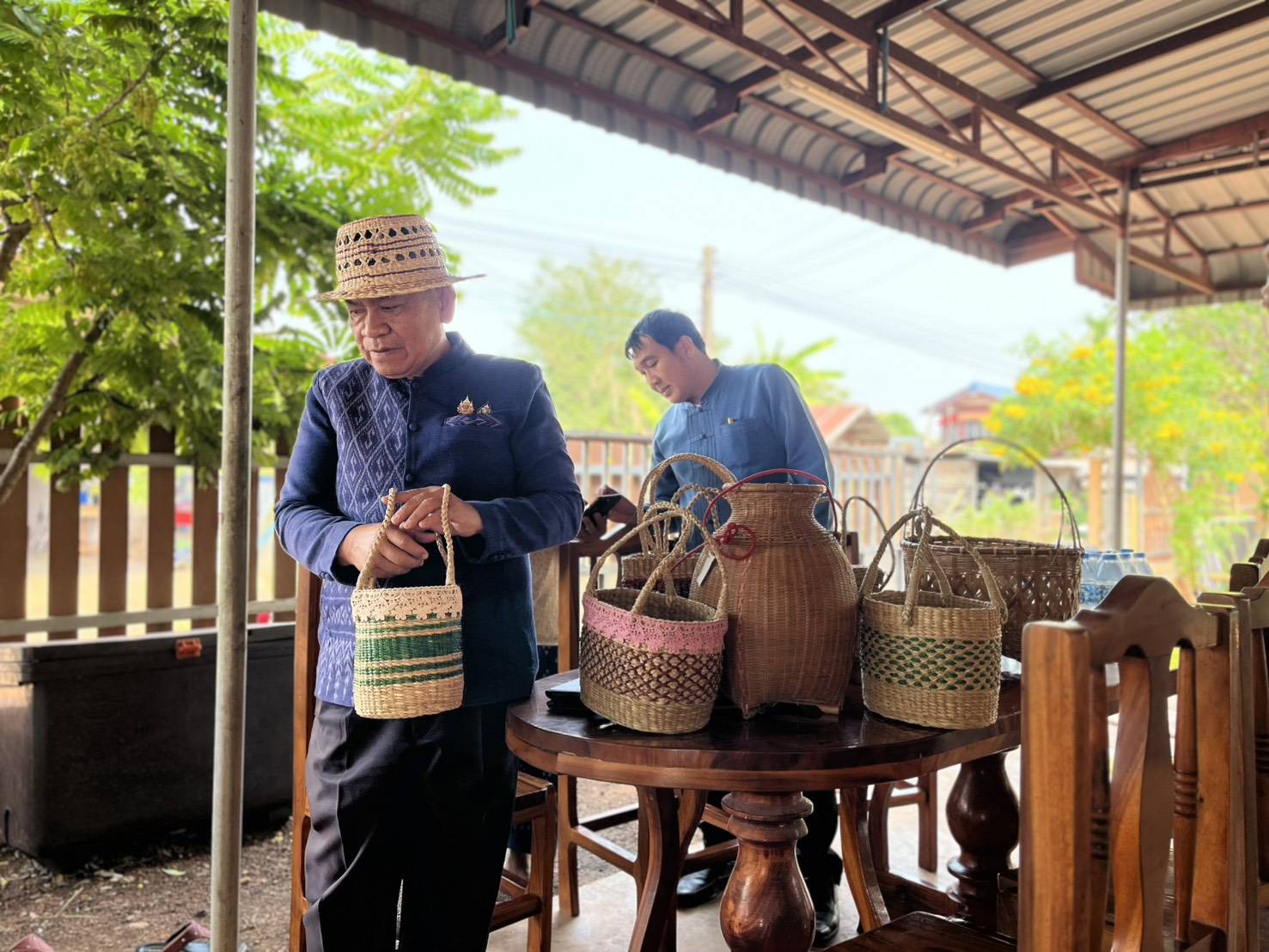 📢พช.สกลนคร ติดตามและสนับสนุนกลุ่ม OTOP เพื่อพัฒนาและยกระดับผลิตภัณฑ์ด้วยเครือข่ายองค์ความรู้ KBO 📢
