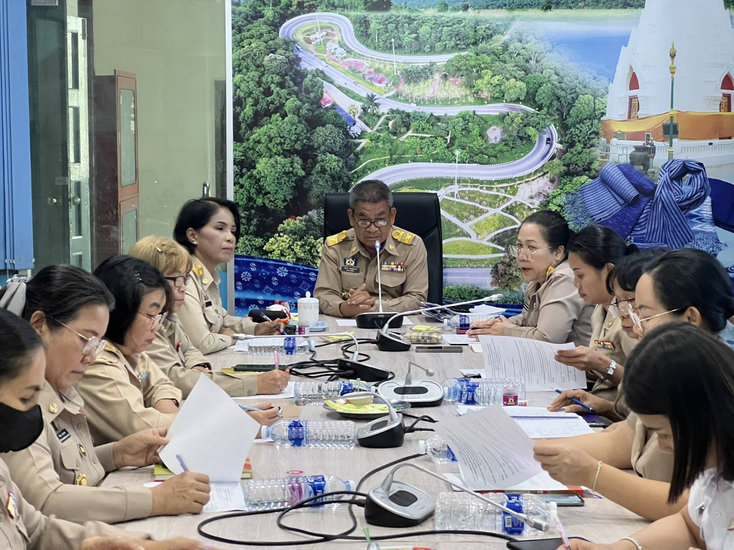 🏘พช.สกลนคร : ประชุมเตรียมความพร้อมจัดพิธีทอดผ้าป่าสมทบกองทุนพัฒนาเด็กชนบท ในพระราชูปถัมภ์สมเด็จพระเทพรัตนราชสุดา ฯ สยามบรมราชกุมารี วันอังคารที่ 1 เมษายน 2568 ณ วัดพระธาตุเชิงชุมวรวิหาร อำเภอเมืองสกลนคร จังหวัดสกลนคร