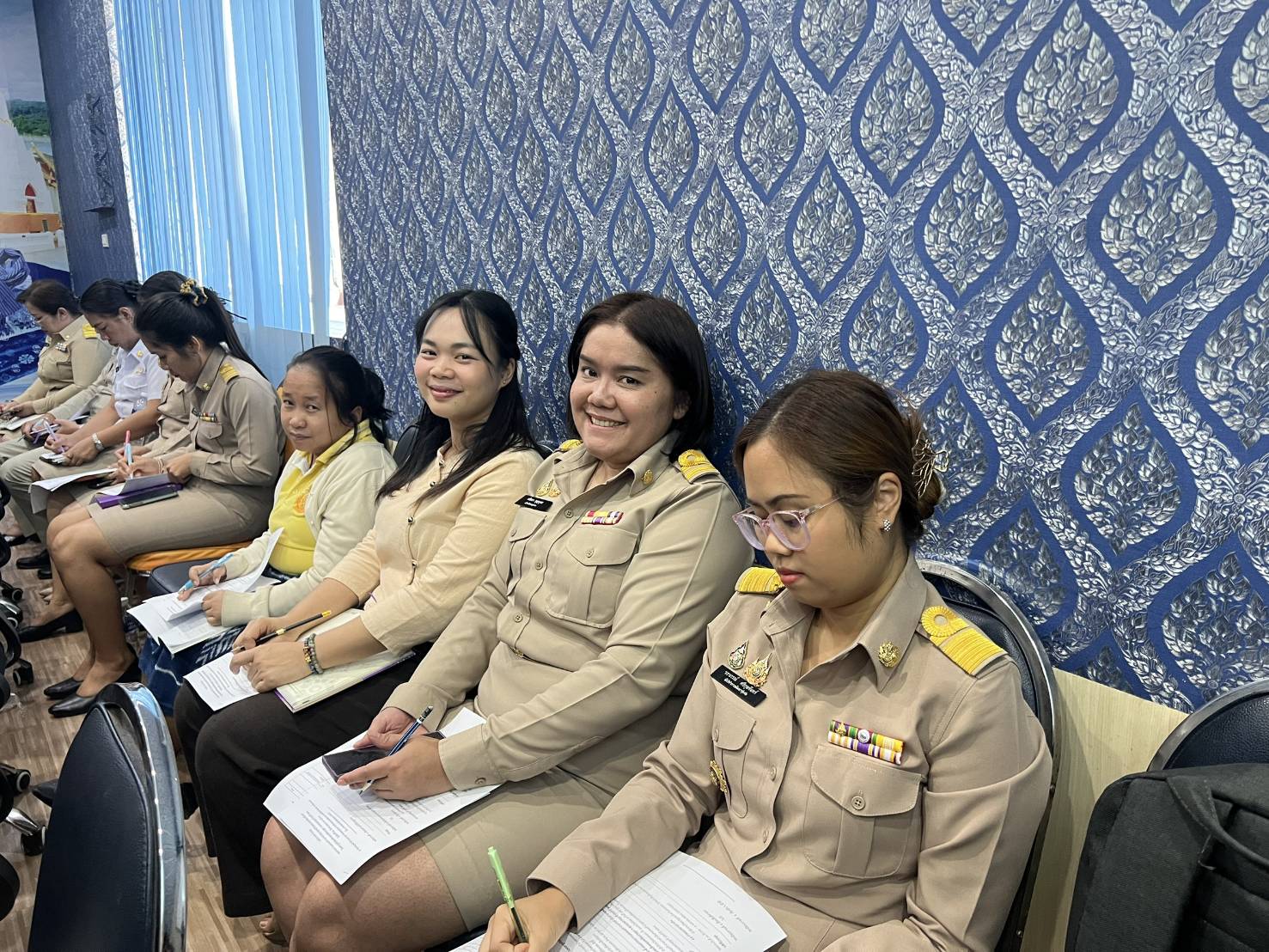 🏘พช.สกลนคร : ประชุมเตรียมความพร้อมจัดพิธีทอดผ้าป่าสมทบกองทุนพัฒนาเด็กชนบท ในพระราชูปถัมภ์สมเด็จพระเทพรัตนราชสุดา ฯ สยามบรมราชกุมารี วันอังคารที่ 1 เมษายน 2568 ณ วัดพระธาตุเชิงชุมวรวิหาร อำเภอเมืองสกลนคร จังหวัดสกลนคร