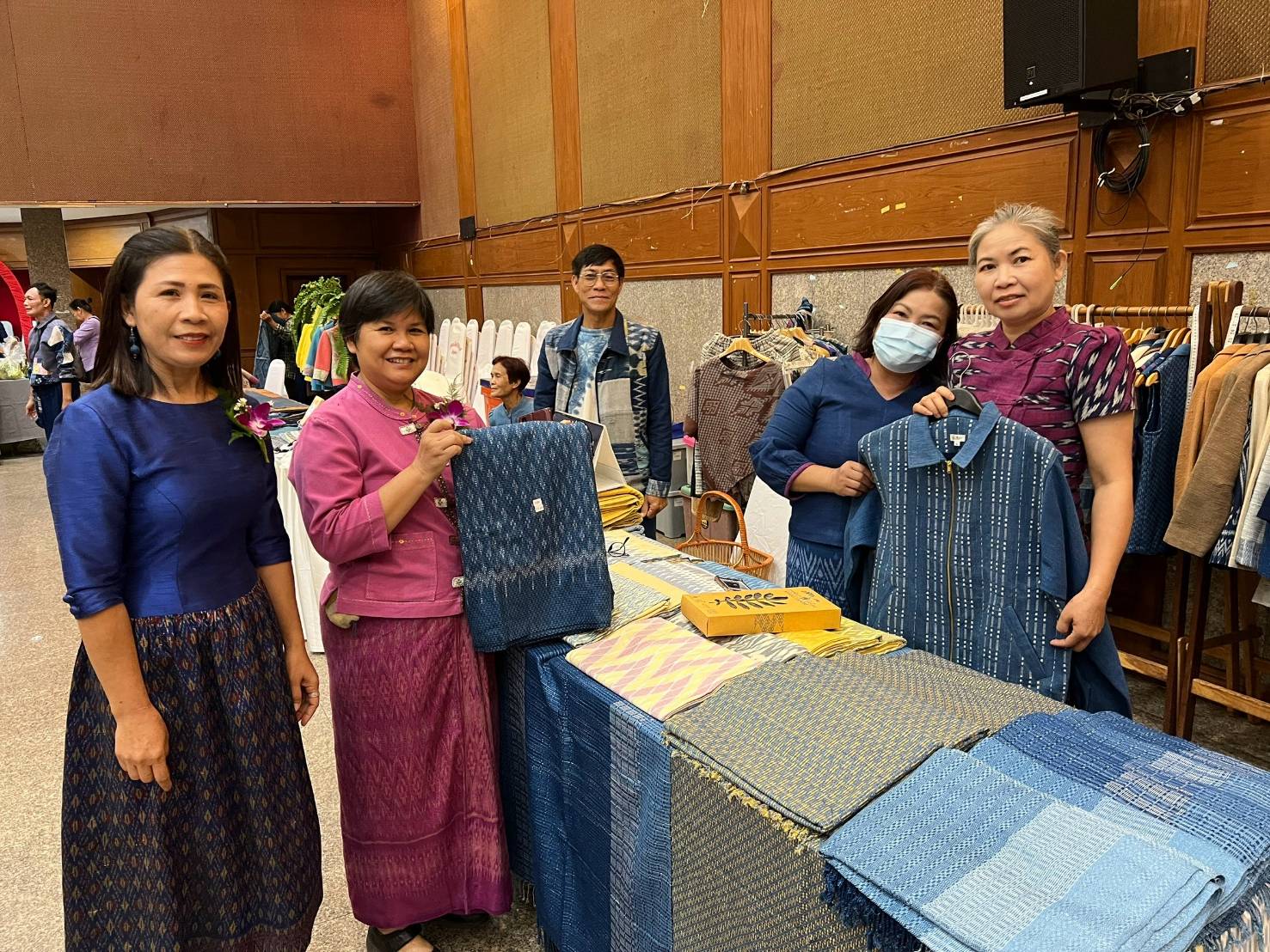 🌈จังหวัดสกลนคร : จัดกิจกรรมวันสตรีสากล ภายใต้ “โครงการฝึกอบรมปฏิบัติการเพื่อพัฒนาศักยภาพสตรี ด้านการส่งเสริมบุคลิกภาพและเพิ่มช่องทางการสร้างรายได้” ส่งเสริมการมีส่วนร่วม และพัฒนาศักยภาพขององค์กรสตรีทุกระดับ