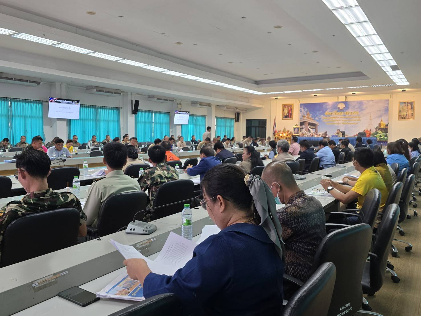 🏘 จังหวัดสกลนคร : ประชุมคณะกรรมการศูนย์อำนวยการป้องกันและปราบปรามยาเสพติดจังหวัดสกลนคร