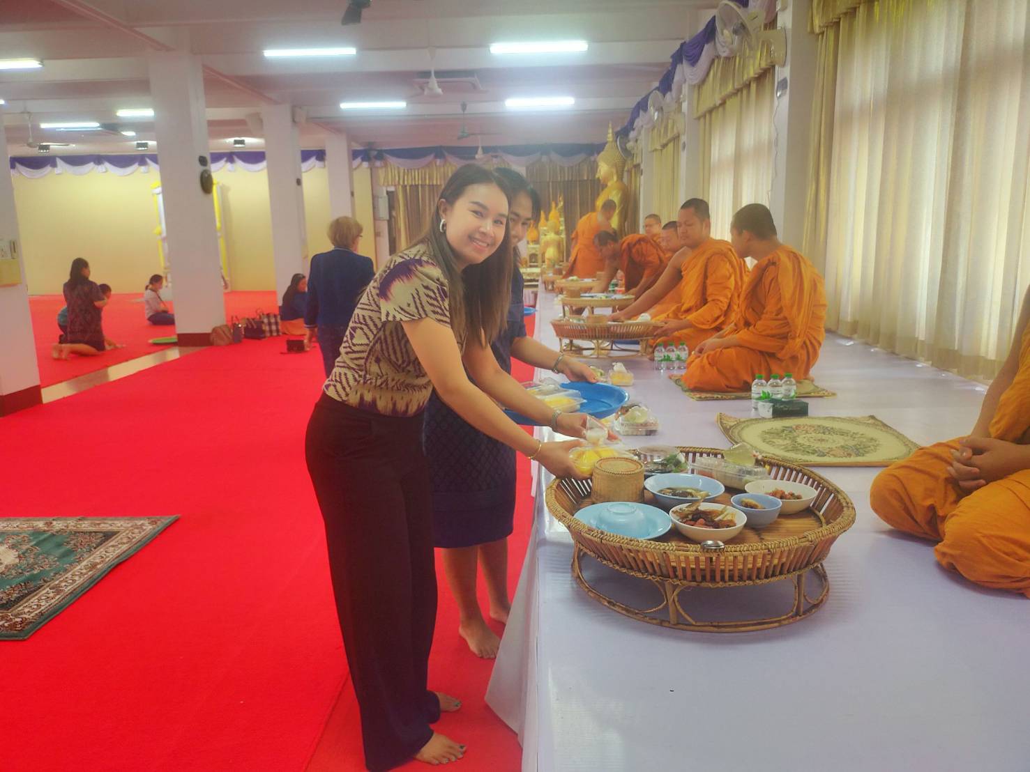 📣พช.สกลนคร จัดกิจกรรมทำบุญถวายภัตตาหารเพล เสริมสร้างคุณธรรม ภายใต้โครงการพัฒนาชุมชนใสสะอาด ประจำปีงบประมาณ พ.ศ. 2568 มิติที่ 4 การเสริมสร้างองค์กรคุณธรรม