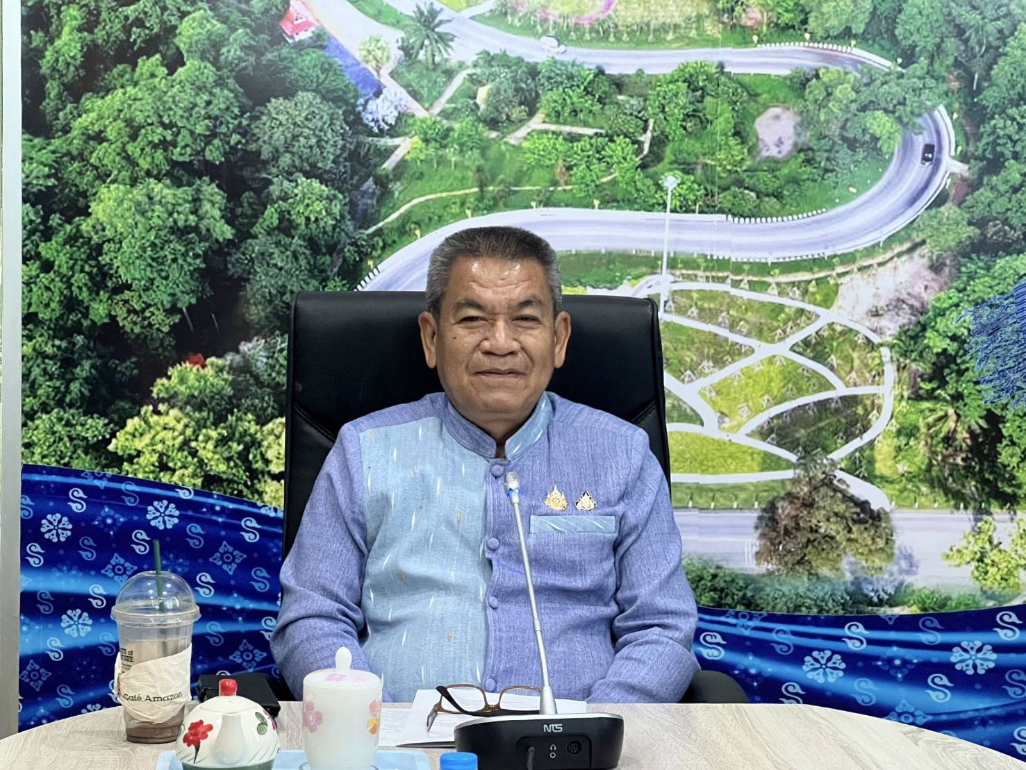 🎯พช.สกลนคร : ประชุมเตรียมความพร้อมจัดพิธีมอบแบบลายผ้าพระราชทาน “ผ้าลายสิริราชพัสตราภรณ์” หนุนช่างทอผ้าไทย พัฒนาผลิตภัณฑ์สู่สากล