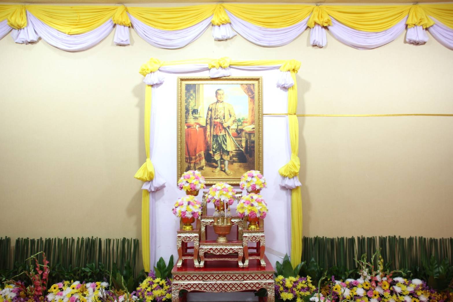 📰จังหวัดสกลนครจัดพิธีสวดพระพุทธมนต์ และพิธีทำบุญตักบาตร ถวายพระราชกุศล เนื่องในวันจักรี ประจำปี 2568