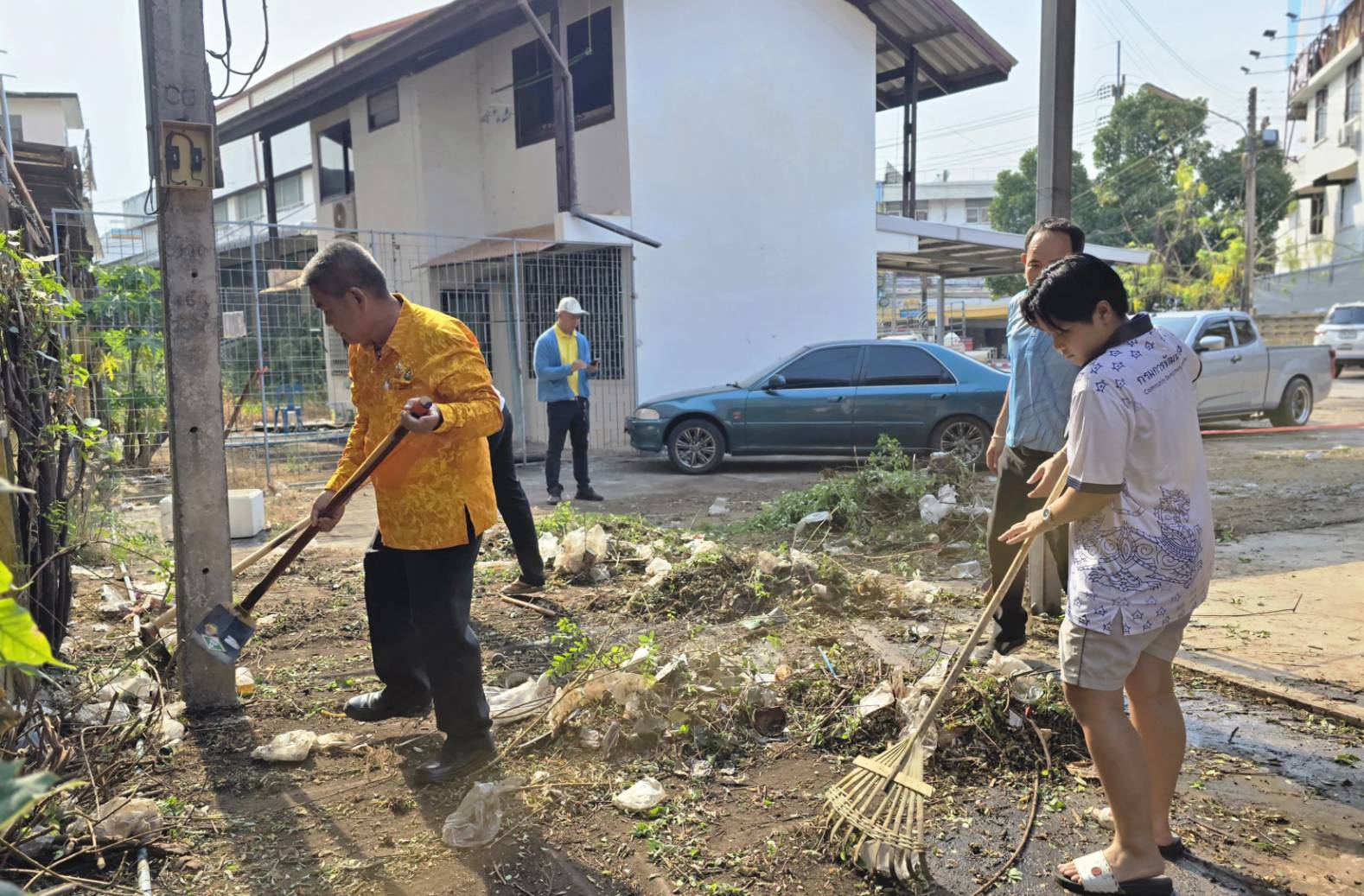 🏘พช.สกลนคร รวมพลัง Big Cleaning Day ทำความสะอาดศูนย์รวมจำหน่ายผลิตภัณฑ์ OTOP จังหวัดสกลนคร ครั้งใหญ่