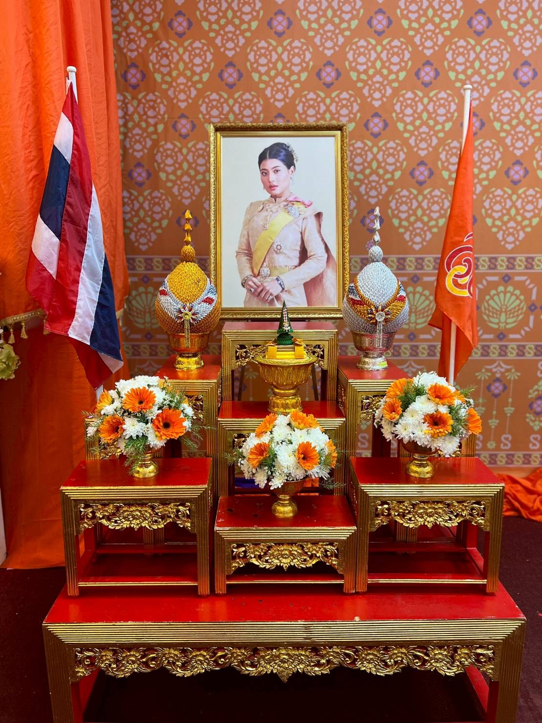 📣จังหวัดสกลนคร : จัดพิธีมอบแบบลายผ้าพระราชทาน “ผ้าลายสิริราชพัสตราภรณ์”เพื่อนำไปเป็นต้นแบบและพัฒนาต่อยอดเพิ่มคุณค่าและมูลค่าผลิตภัณฑ์ผ้าไทยให้ก้าวไกลสู่ระดับสากล