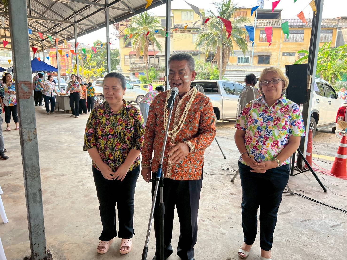 🎯พช.สกลนคร : สืบสานวิถีประเพณีไทย ตุ้มโฮม สงกรานต์ รดน้ำขอพร รับศุภวารดิถีขึ้นปีใหม่ไทย สงกรานต์ 2568