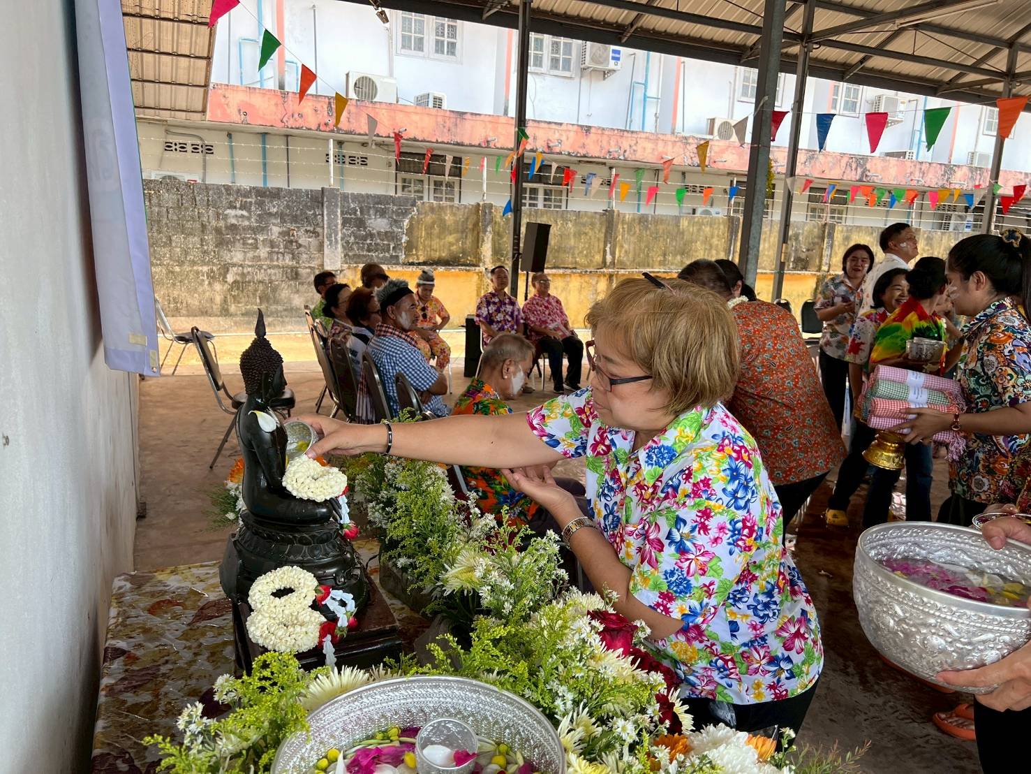🎯พช.สกลนคร : สืบสานวิถีประเพณีไทย ตุ้มโฮม สงกรานต์ รดน้ำขอพร รับศุภวารดิถีขึ้นปีใหม่ไทย สงกรานต์ 2568