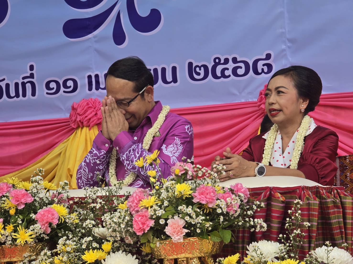 🎯จังหวัดสกลนคร สืบสานวิถีประเพณีไทย สรงน้ำ เพื่อความเป็นสิริมงคล เนื่องในโอกาสวันสงกรานต์ และวันขึ้นปีใหม่ไทย พ.ศ.2568
