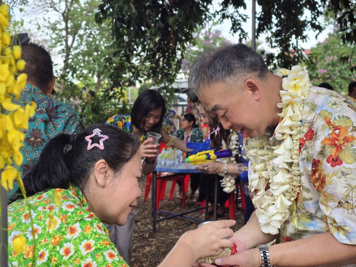 🎯จังหวัดสกลนคร สืบสานวิถีประเพณีไทย สรงน้ำ เพื่อความเป็นสิริมงคล เนื่องในโอกาสวันสงกรานต์ และวันขึ้นปีใหม่ไทย พ.ศ.2568