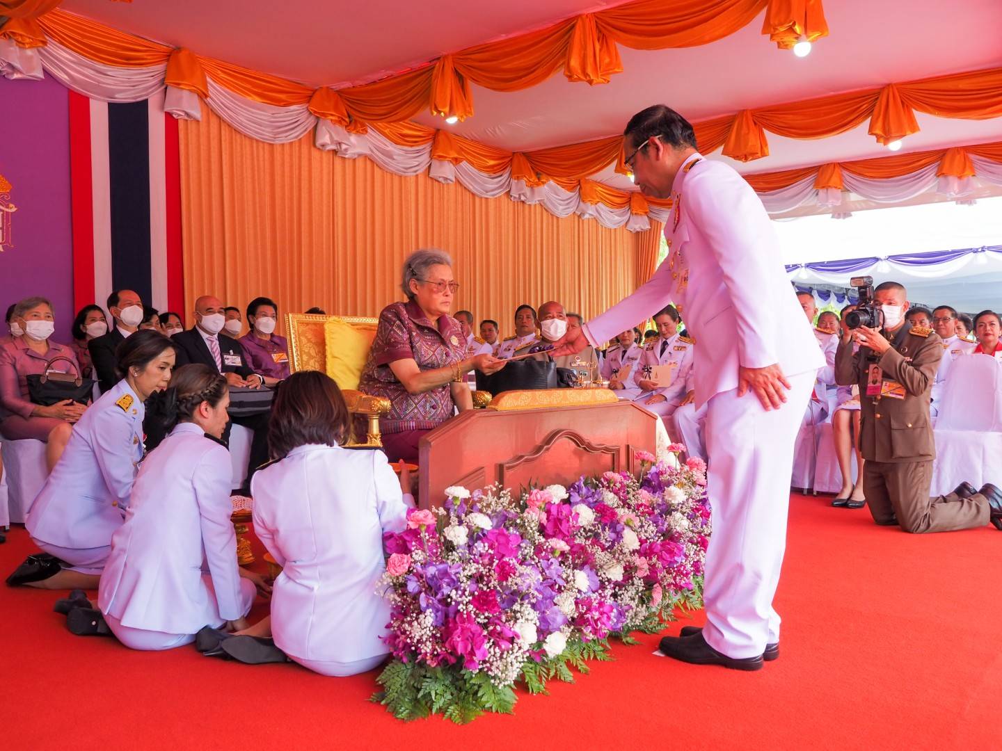 สมเด็จพระกนิษฐาธิราชเจ้า กรมสมเด็จพระเทพรัตนราชสุดาฯ สยามบรมราชกุมารี เสด็จพระราชดำเนิน ไปทรงเปิดพระอนุสาวรีย์ สมเด็จพระเจ้าพี่นางเธอ เจ้าฟ้ากัลยาณิวัฒนา กรมหลวงนราธิวาสราชนครินทร์