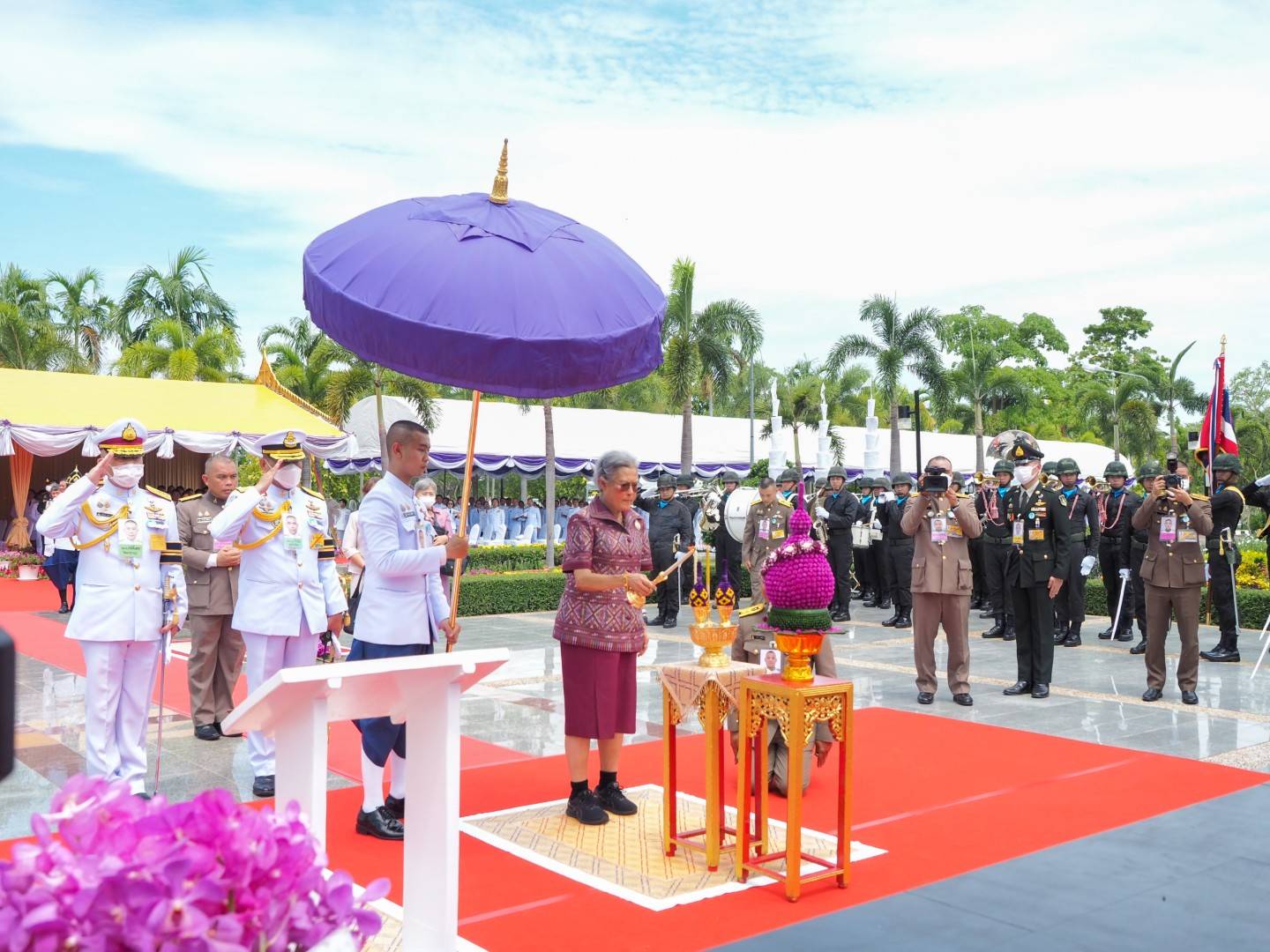 สมเด็จพระกนิษฐาธิราชเจ้า กรมสมเด็จพระเทพรัตนราชสุดาฯ สยามบรมราชกุมารี เสด็จพระราชดำเนิน ไปทรงเปิดพระอนุสาวรีย์ สมเด็จพระเจ้าพี่นางเธอ เจ้าฟ้ากัลยาณิวัฒนา กรมหลวงนราธิวาสราชนครินทร์