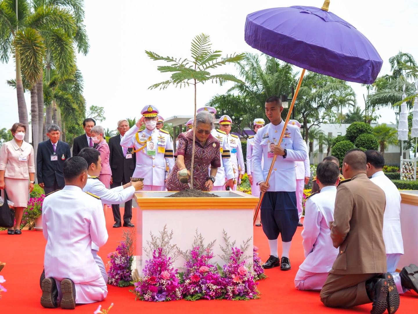 สมเด็จพระกนิษฐาธิราชเจ้า กรมสมเด็จพระเทพรัตนราชสุดาฯ สยามบรมราชกุมารี เสด็จพระราชดำเนิน ไปทรงเปิดพระอนุสาวรีย์ สมเด็จพระเจ้าพี่นางเธอ เจ้าฟ้ากัลยาณิวัฒนา กรมหลวงนราธิวาสราชนครินทร์