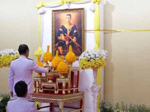 📢จังหวัดสกลนคร จัดพิธีสวดพระพุทธมนต์ ทำบุญตักบาตร ถวายพระราชกุศล เนื่องในวันที่ระลึกคล้ายวันสวรรคตสมเด็จพระนเรศวรมหาราช ประจำปี 2568