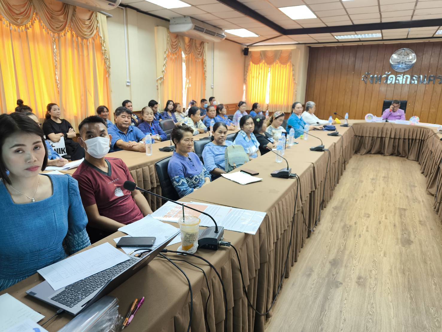 🏘พช.สกลนคร จัดประชุมคัดเลือกผู้ผลิต ผู้ประกอบการ OTOP เข้าร่วมงาน OTOP Midyear 2025 🗓วันพุธที่ 7 พฤษภาคม 2568