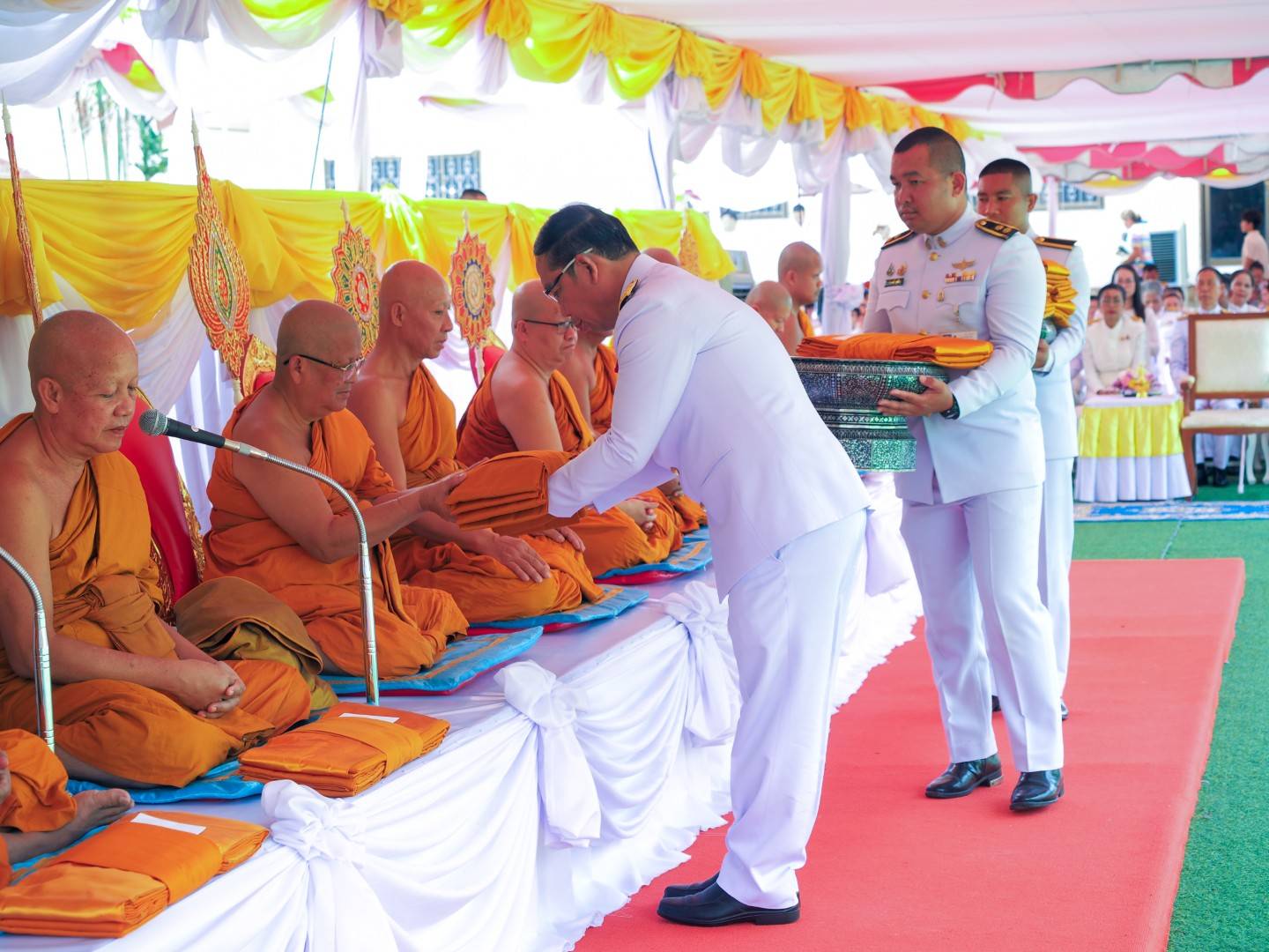 จังหวัดสกลนครจัดพิธีปลูกพระศรีมหาโพธิทศมราชบพิตร ณ มณฑลปลูกวัดพระธาตุเชิงชุมวรวิหาร ในวันวิสาขบูชา เฉลิมพระเกียรติพระบาทสมเด็จพระเจ้าอยู่หัว เนื่องในโอกาสพระราชพิธีสมมงคลพระชนมายุเท่าพระบาทสมเด็จพระพุทธยอดฟ้าจุฬาโลกมหาราช