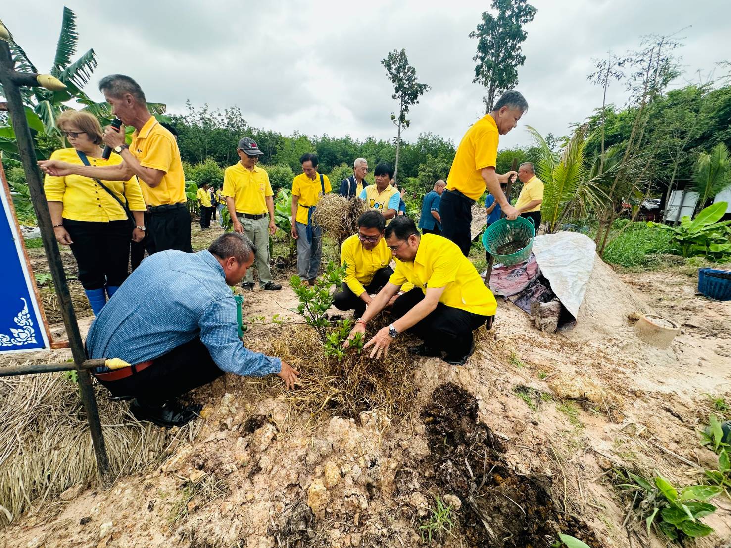 🌾🌾พช.สกลนคร ประชุมสัญจร คณะกรรมการเครือข่าย “โคก หนอง นา”และเจ้าหน้าที่พัฒนาชุมชนจังหวัดสกลนคร