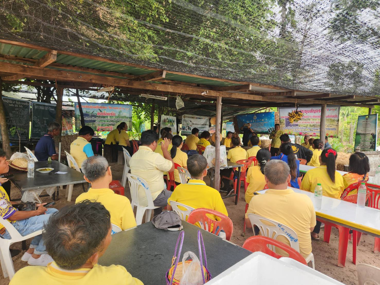 🌾🌾พช.สกลนคร ประชุมสัญจร คณะกรรมการเครือข่าย “โคก หนอง นา”และเจ้าหน้าที่พัฒนาชุมชนจังหวัดสกลนคร