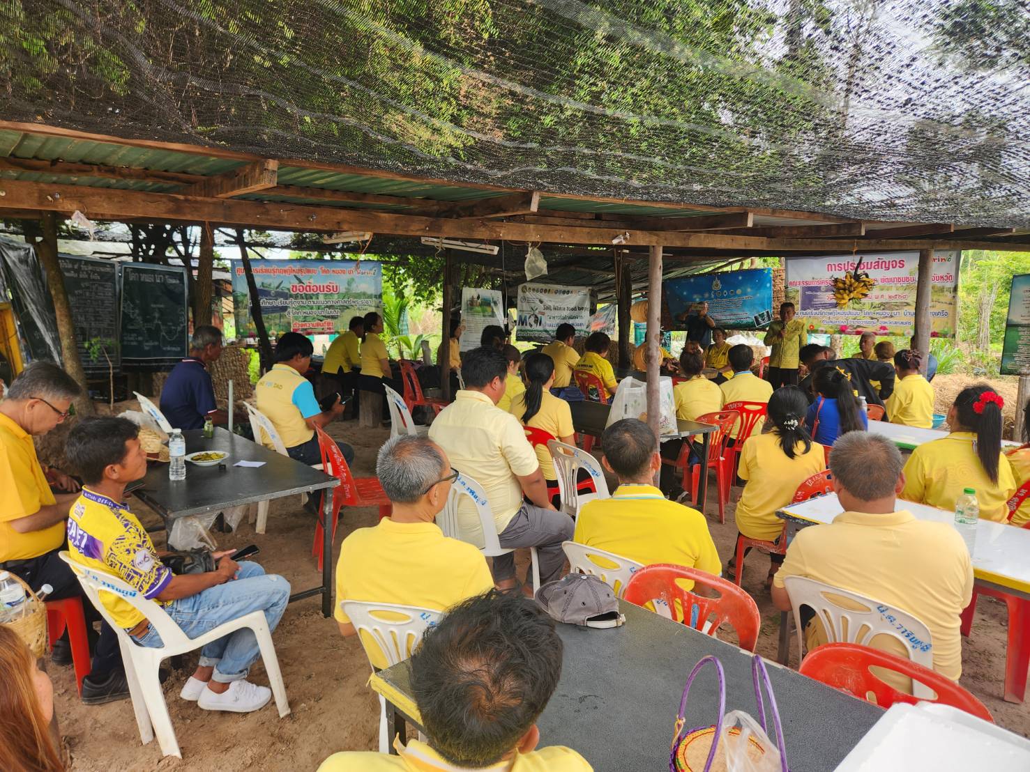 🌾🌾พช.สกลนคร ประชุมสัญจร คณะกรรมการเครือข่าย “โคก หนอง นา”และเจ้าหน้าที่พัฒนาชุมชนจังหวัดสกลนคร