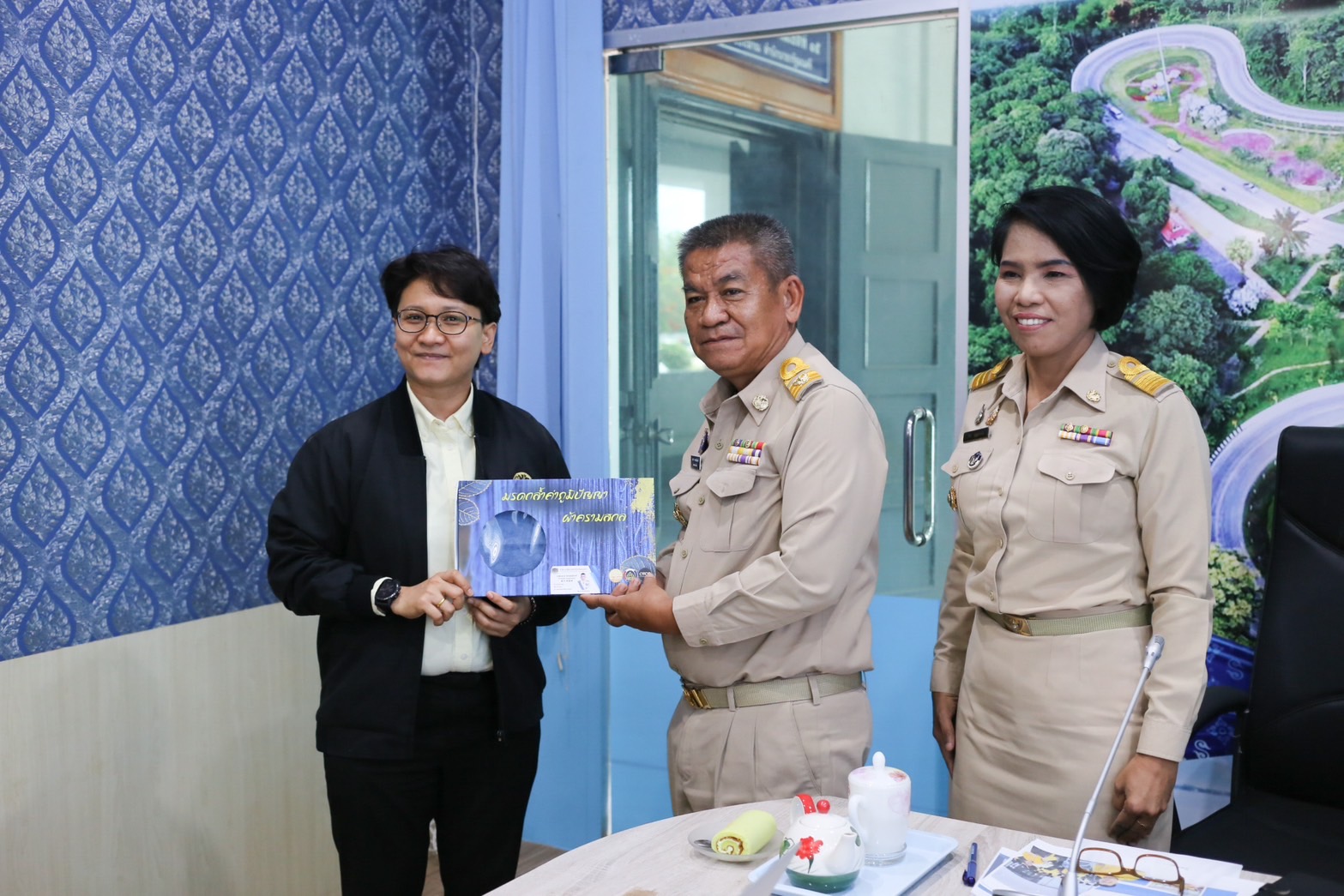 เข้าใจ เข้าถึง พัฒนา พช. สกลนคร : รับการติดตามศูนย์สารสนเทศต้นแบบและ พช.ดิจิตอล 4.0