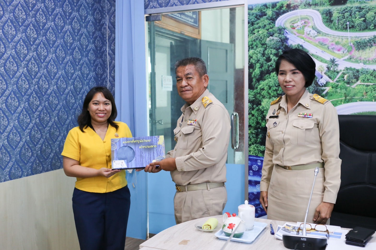 เข้าใจ เข้าถึง พัฒนา พช. สกลนคร : รับการติดตามศูนย์สารสนเทศต้นแบบและ พช.ดิจิตอล 4.0