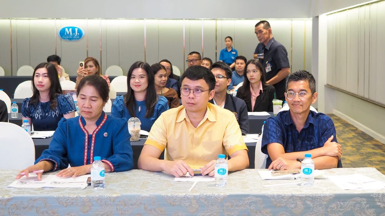 พช. สกลนคร ปั้นครีเอเตอร์ ประชาสัมพันธ์ พร้อมนำเสนอคุณค่าสู่ชุมชน อย่างมืออาชีพ พัฒนาบุคลากรเพื่อเสริมสร้างภาพลักษณ์และสร้างเครือข่าย