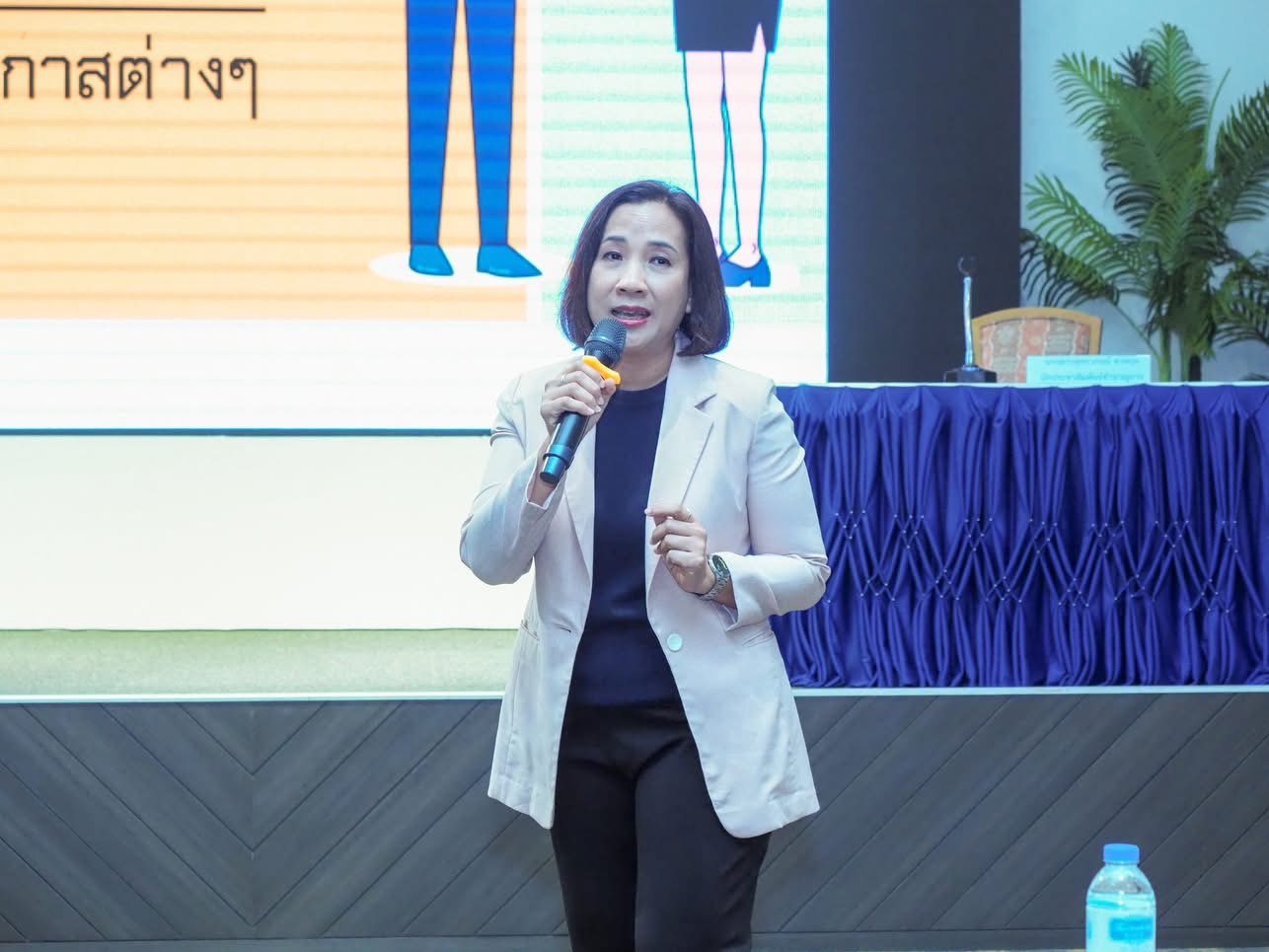 พช. สกลนคร ปั้นครีเอเตอร์ ประชาสัมพันธ์ พร้อมนำเสนอคุณค่าสู่ชุมชน อย่างมืออาชีพ พัฒนาบุคลากรเพื่อเสริมสร้างภาพลักษณ์และสร้างเครือข่าย