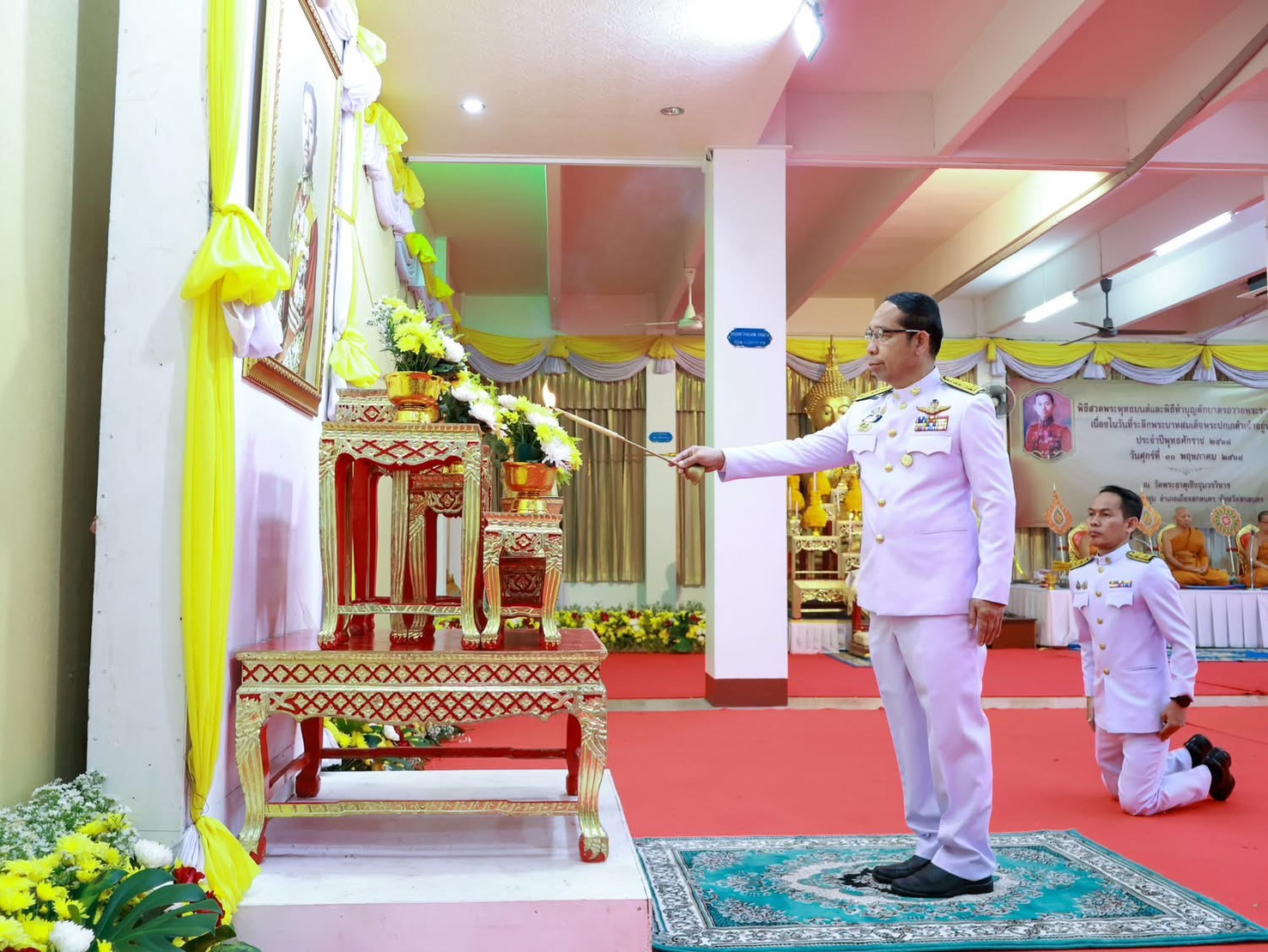 จังหวัดสกลนคร จัดพิธีสวดพระพุทธมนต์ ทำบุญตักบาตร ถวายพระราชกุศล เนื่องในวันที่ระลึกพระบาทสมเด็จพระปกเกล้าเจ้าอยู่หัว ประจำปี 2568